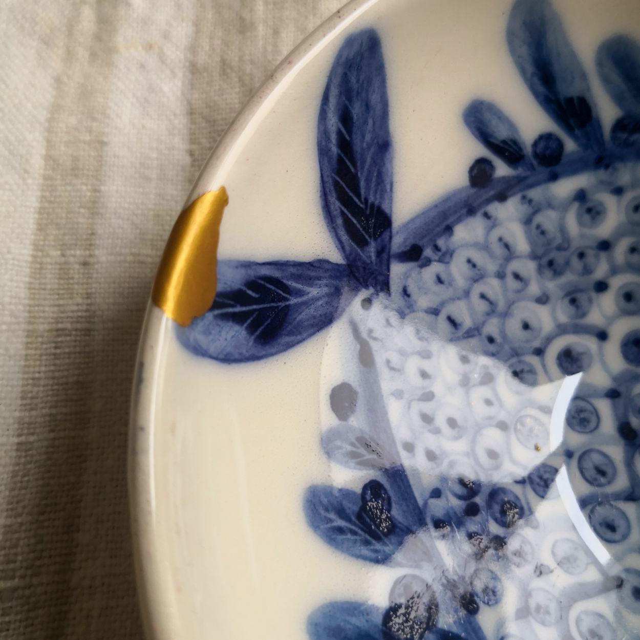 atelier-kukkoab-kumiko-machida-reparation-kintsugi-laque-or-ceramique-laque-or-geneve